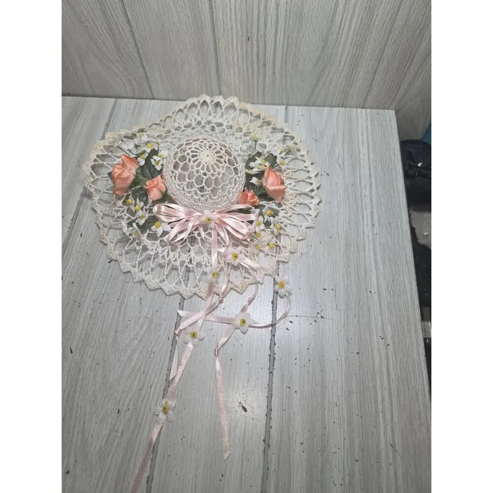 Vtg Hand Crocheted Starched Shabby Chic Decorated Hats Boho Heritage Set 4 Read